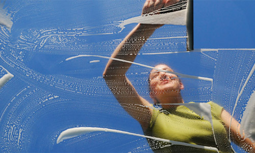 Как да миете прозорците правилно и без ивици - съвети и трикове