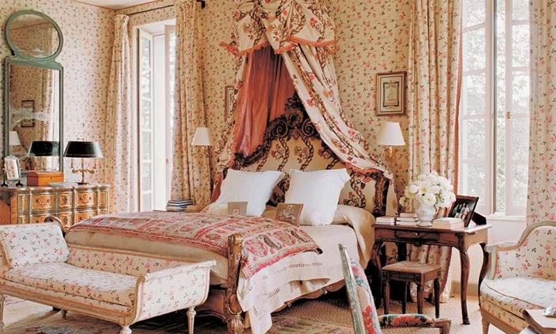 Interijer spavaće sobe u stilu Provencea
