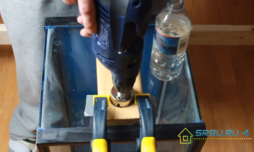 Cómo perforar un agujero en vidrio - herramientas esenciales