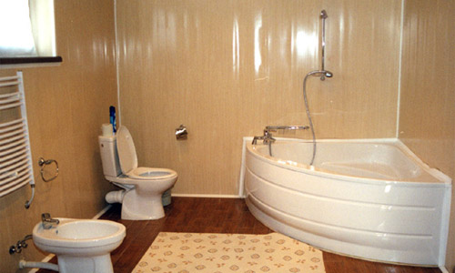 Efterbehandling av ett badrum med PVC-paneler med egna händer och kvalitet + Video